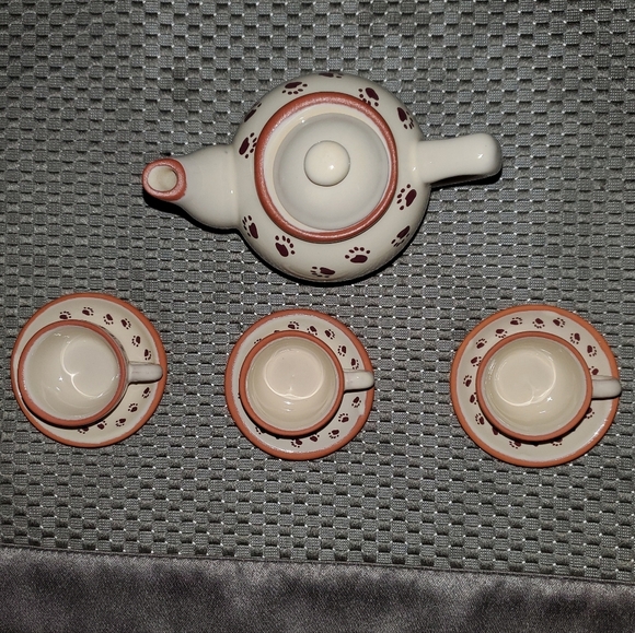 Friends Of Boyds Bears Paw Print Tea Set For 3 - Picture 2 of 12